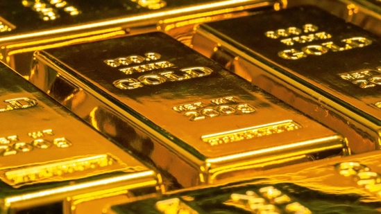 Customs Seizes 10+ kg of Gold at Mumbai Airport: 5 Arrested