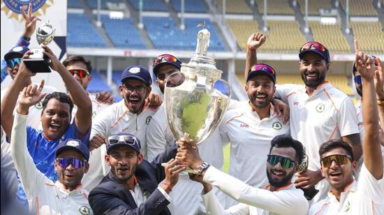 Vidarbha players celebrate after winning the Ranji 1740929668812