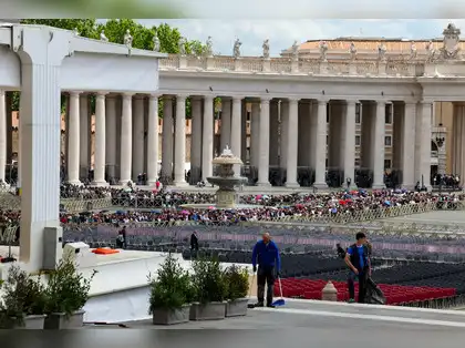 Trump and Melania Fly to Rome for Funeral: Possible World Leader Meetings