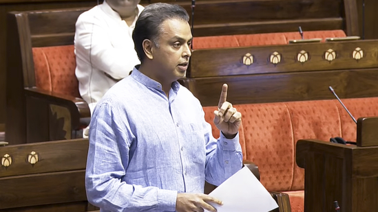 Milind Deora Critiques Uddhav Thackeray’s Vacation Amid Pahalgam Tragedy