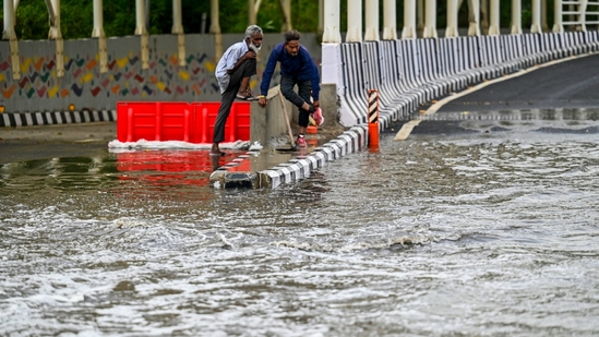 Delhi-NCR Chaos: Thunderstorms Bring Heavy Rain and Traffic Disruptions